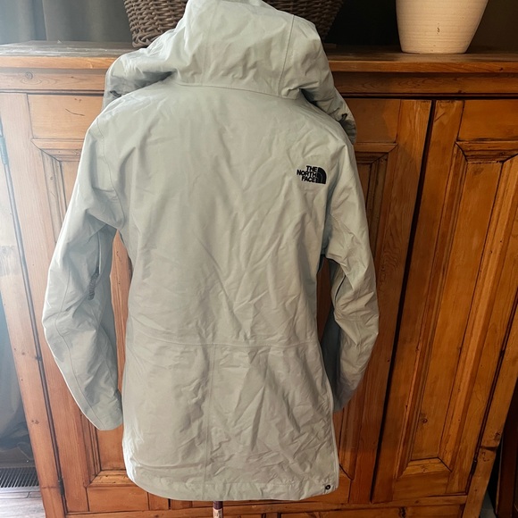 The North Face Women's Tanager Anorak Ski Jacket - Picture 6 of 11